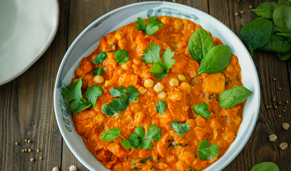 Curry z ciecierzycą i warzywami